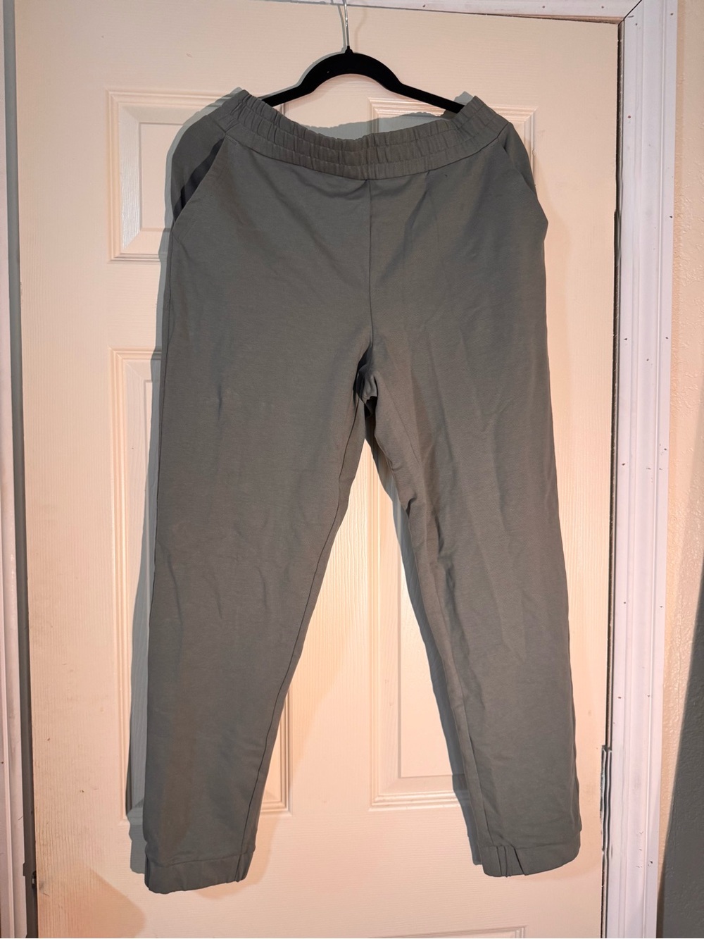 32 Degrees Women's Sage Green Jogger Pants with Elastic Waist Medium